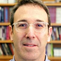 Headshot of Ian Kronish